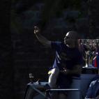 5c8b7c98250000e203caca4c