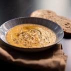 ▶️ Ingredientes (para 2-3 personas): un bote de garbanzos cocidos o 200 gramos sin cocer, una rodaja de calabaza (unos 150 gramos), media cebolla, aceite de oliva, sal y especias (pimienta negra, piment&oacute;n, comino y canela) ...