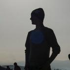 Imad tiene 15 años y llegó a Idomeni desde Irak hace mes y medio. Su familia, amenazada por grupos terroristas, solo tenía dinero para enviarle a él de viaje. En el campo no tiene a nadie y duerme en las instalaciones que Save the Children h...