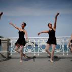 Ballet en la playa de la Concha