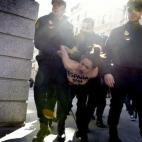 5c8a77f3240000f404a31e1e