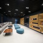 5c8a415c250000580680e6b1