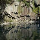 Esta paradisíaca isla volcánica coreana es bien conocida por japoneses, chinos y, por supuesto, coreanos, aunque no demasiado por los occidentales. Es un auténtico paraíso natural y cada rincón de la isla merece una visita: volcanes, colada...