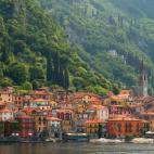 Este rincón al norte de Italia te enamorará sólo con su paisaje. Podrás hacer las mejores fotografías navegando este lago entre Como y Lecco, que se corona con el paisaje de los Alpes nevados al fondo. ¡Unas vistas impresionantes!
