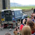 5c8a49e7240000f404a2e301