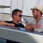 El actor de la saga Bourne fue una de las estrellas invitadas al fiest&oacute;n de cumplea&ntilde;os de Elsa Pataky. El int&eacute;rprete hizo un hueco en su agenda para pasarse por el yate con su pareja, la argentina Luciana Barroso. Estas...