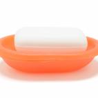 Los cepillos de dientes acumulan bacterias, mientras que otros accesorios de ba&ntilde;o com el soporte del cepillo o la jabonera pueden estar llenos de moho. &ldquo;Por suerte suelen estar hechos de porcelana, pl&aacute;stico o cer&aacute;mica ...