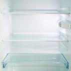 &ldquo;Lo llevo haciendo mucho tiempo por eseo me sorprende escuchar que casi nadie lo hace. Lavo los estantes y resto de elementos de la nevera en el lavavajillas&rdquo;, explica Karen Lee, editora de la web Things Around the House.En el lavapl...