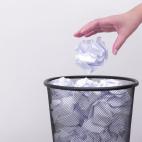 Con el tiempo, las papeleras acumulan muchos g&eacute;rmenes y su olor suele ser desagradable. No es f&aacute;cil deshacerse de &eacute;l. Los lavavajillas pueden ayudar. &ldquo;Si tus cubos de la basura y tus papeleras son de pl&aacute;stico y ...