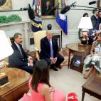 5c8a4721260000ea04fe2399