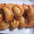 Una buenísima opción para aprovechar lo que nos haya sobrado de pollo o pavo (¡o de cualquier otra cosa que se te ocurra!). Consulta la receta completa en CookPad.