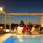 Barcelona y Madrid son nuestras dos grandes ciudades, perfectas para hacer una escapada. Ahora que arranca el curso y el calor disminuye, Madrid es una excelente opción. Hay mil maneras de vivir la ciudad, pero sin duda una de las más emblemá...