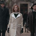 Uno de los mejores ejemplos es este abrigo con finísimas líneas.