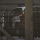 Rosario Porto llora mientras es trasladada por la Guardia Civil.