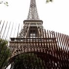 5c8a4444260000e104fe1f4a