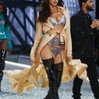 5c8aaaa72400000a05a37449