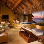 Otra forma de definir el término cuarto de baño es pensar en una habitación en la que, además de dormir, uno se puede bañar. Y esto es precisamente lo que el viajero puede encontrar en el Capella Ixtapa Resort. Este hotel de cinco estrellas...