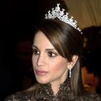 La reina Rania con su tiara en un banquete ofrecido en Londres en 2001.