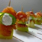 Los ingredientes principales son filetes de trucha, calabacines y manzana. Aquí puedes ver cómo prepararlo.