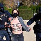 FEMEN irrumpe en un acto franquista en Madrid