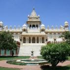 5c8b16f4360000a61b6c6eec