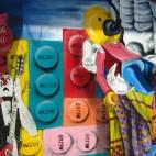 El nombre original de esta calle es Rua Gonçalo Afonso, una calle que poco a poco se ha ido convirtiendo en todo un referente mundial de este género artístico. Cada poco tiempo, los grafiteros cambian los dibujos así que es un lugar perfecto...