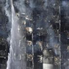 5c8a3d43240000f404a2d232