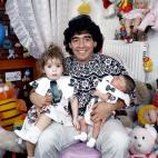 Con sus dos hijas, Dalma y Giannina, fruto de su relaci&oacute;n con Claudia Villafa&ntilde;e, con quien empez&oacute; a salir con s&oacute;lo 17 a&ntilde;os.