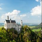 5c8ad325240000f7054c8609