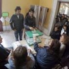 5c8a9eea360000a61b6bb847