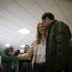 5c8a9eec360000ba1a6bb84d