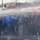 5c8aa04f240000f404a35900