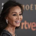 Preysler, con pendientes de oro blanco y diamantes