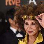 5c8a4fb0260000e804fe304e