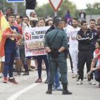 5c8b1fac240000f404a42527