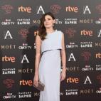 5c8a4fd6240000f404a2ec3e