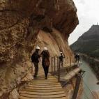 5c8aa119250000bd05816b1a