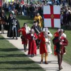 5c8aa14f240000f404a35bba