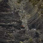 Restos del avión en el lugar del accidente