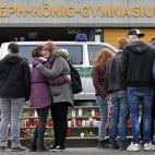 Consternación de los compañeros por los 16 estudiantes y los profesores que viajaban en el avión