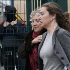 Familiares de los fallecidos llegan a El Prat.