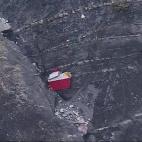Restos del avión en el lugar del accidente