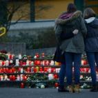 Dolor de los compañeros de los 16 estudiantes que viajaban en el avión