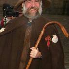 Juan Carlos Lema Balsas, conocido como 'Zapatones', un hombre que formaba parte del paisaje de la compostelana Plaza del Obradoiro en la que, con su capa marrón de peregrino y barba blanca recibía a los que terminaban el Camino de Santiago y s...