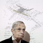 El matemático John Nash, premio Nobel en 1994 y que inspiró la película Una mente maravillosa, falleció junto a su mujer el sábado 23 de mayo de 2015 en Nueva Jersey (EEUU) al estrellarse el taxi en el que viajaban. Según los primeros det...