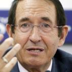 El psicólogo, pedagogo y escritor Bernabé Tierno falleció en Madrid el 9 de julio a los 75 años como consecuencia de un cáncer óseo. Tierno Jiménez, nacido en Alberca de Záncara, Cuenca, en 1940, se especializó en Psicopedagogía, tras ...