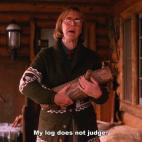 La actriz Catherine Coulson, conocida como "la mujer del leño" en la serie Twin Peaks (1990-1991) de David Lynch, falleció el 29 de septiembre a los 71 años a causa de un cáncer.