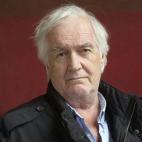 El escritor Henning Mankell, maestro de la novela negra, falleció el 5 de octubre de 2015 a los 67 años. El autor sueco había revelado al diario Göteborgs-Posten en enero de 2014 que le habían diagnosticado un cáncer "grave" y que tenía u...