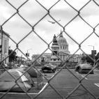En respuesta al Covid-19, San Francisco abrió un campamento de carpas para las personas sin hogar, cerca del Ayuntamiento.