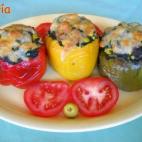 Llevan espinacas, pasas, piñones, aceitunas rellenas, maíz, cebolla y mozzarella. Ésta es la receta completa.